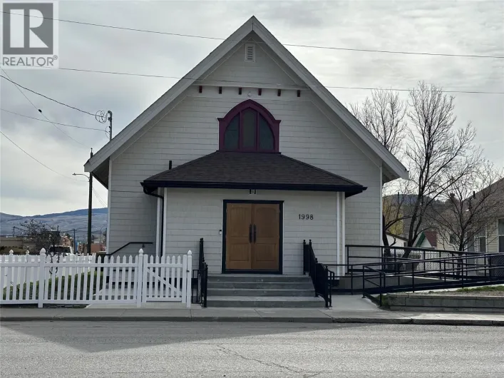 1998 CHAPMAN Street, Merritt