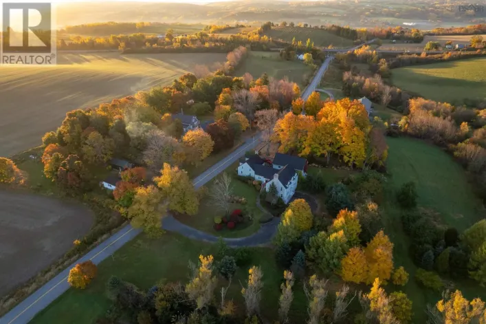 1999 Grand Pre Road, Grand PrA(C)