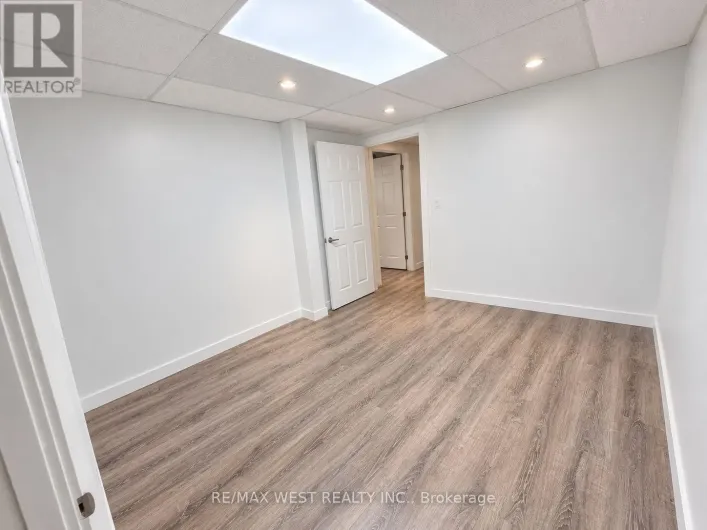 1B - RM 2 - 1102 CENTRE STREET, Vaughan