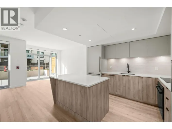 1xx 755 HARBOURSIDE DRIVE, North Vancouver
