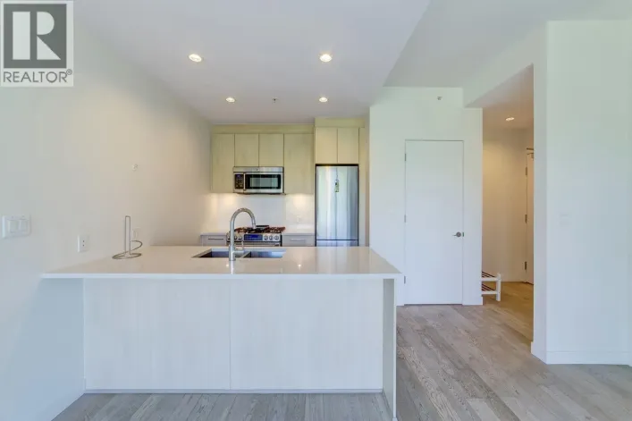 1xx 9060 UNIVERSITY CRESCENT, Burnaby