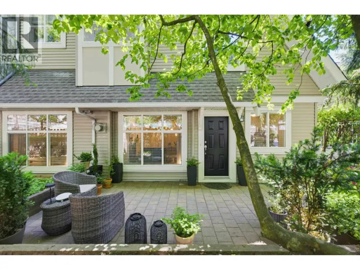 2 1071 LYNN VALLEY ROAD, North Vancouver