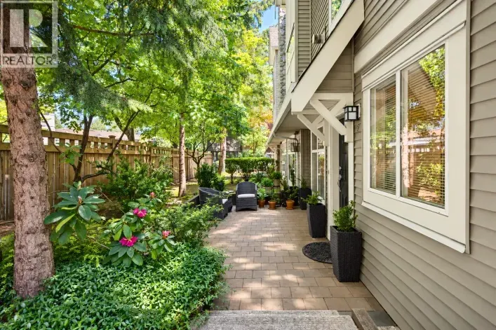 2 1071 LYNN VALLEY ROAD, North Vancouver