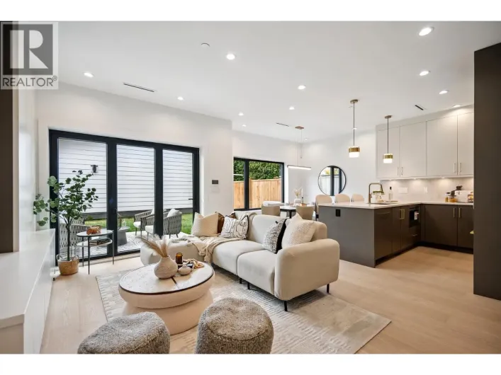 #2 1079 E 14TH AVENUE, Vancouver