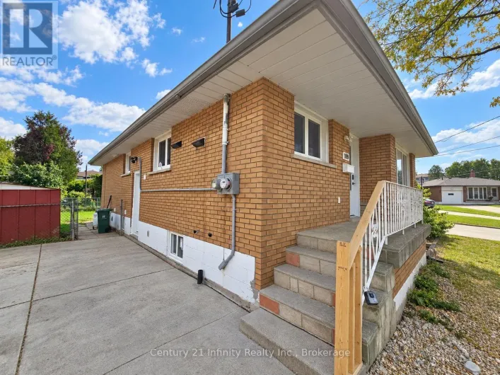2 - 109 PURDY CRESCENT, Hamilton