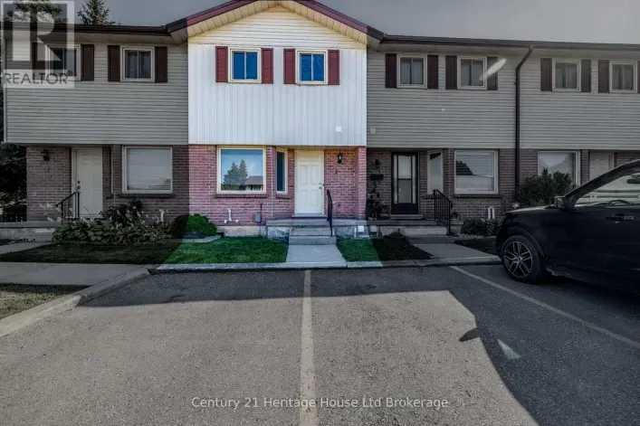 2 - 1135 NELLIS STREET, Woodstock