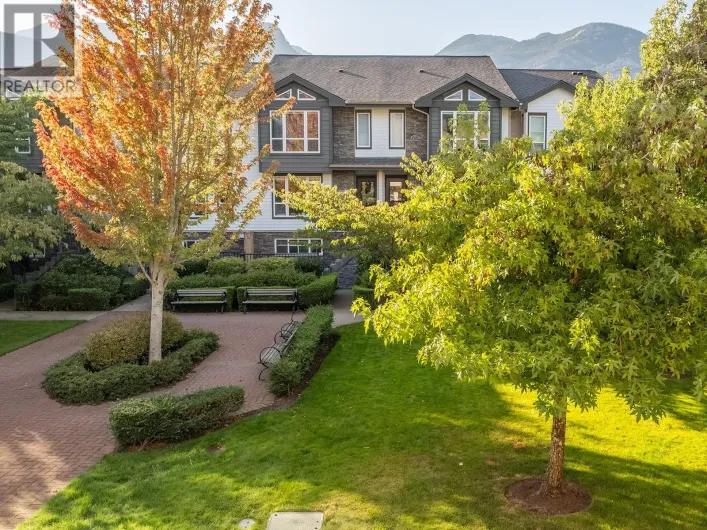 2 1261 MAIN STREET, Squamish