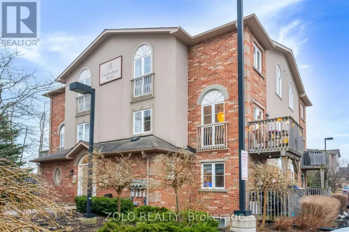 Row / Townhouse for sale: 2 - 13 CHELTENHAM ROAD, Barrie