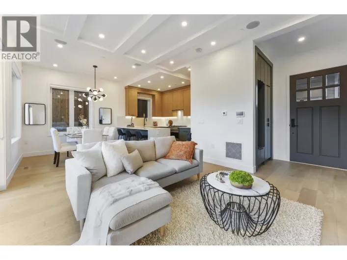 2 1322 E 13TH AVENUE, Vancouver