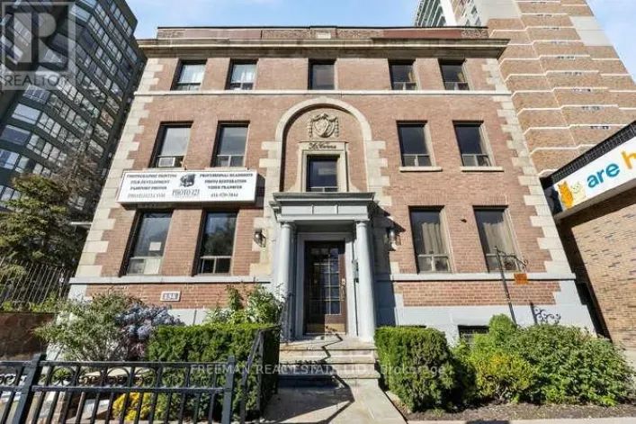 2 - 134 CARLTON STREET, Toronto