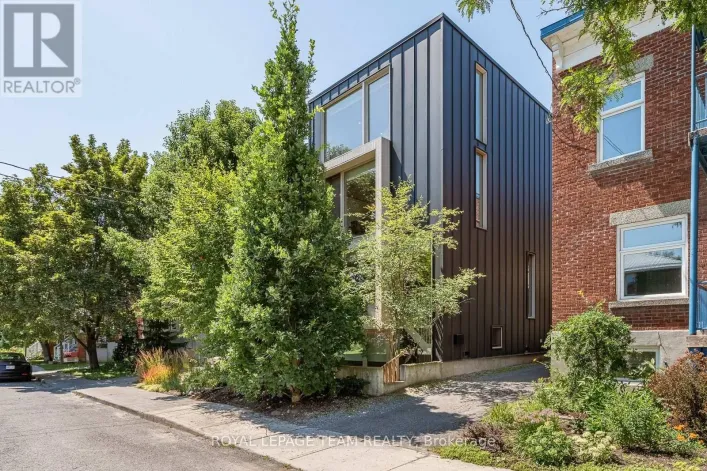 2 - 142 IVY CRESCENT, Ottawa