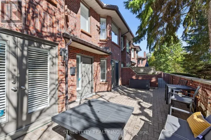 2 - 152 ALBERT STREET, London East