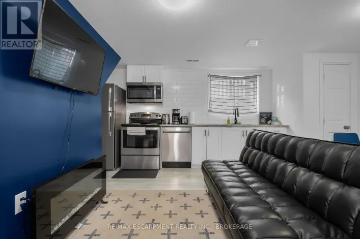 2 - 16 GOLDEN BOULEVARD E, Welland