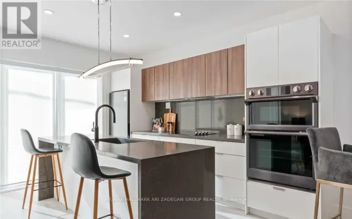2 - 16 MINTO STREET, Toronto