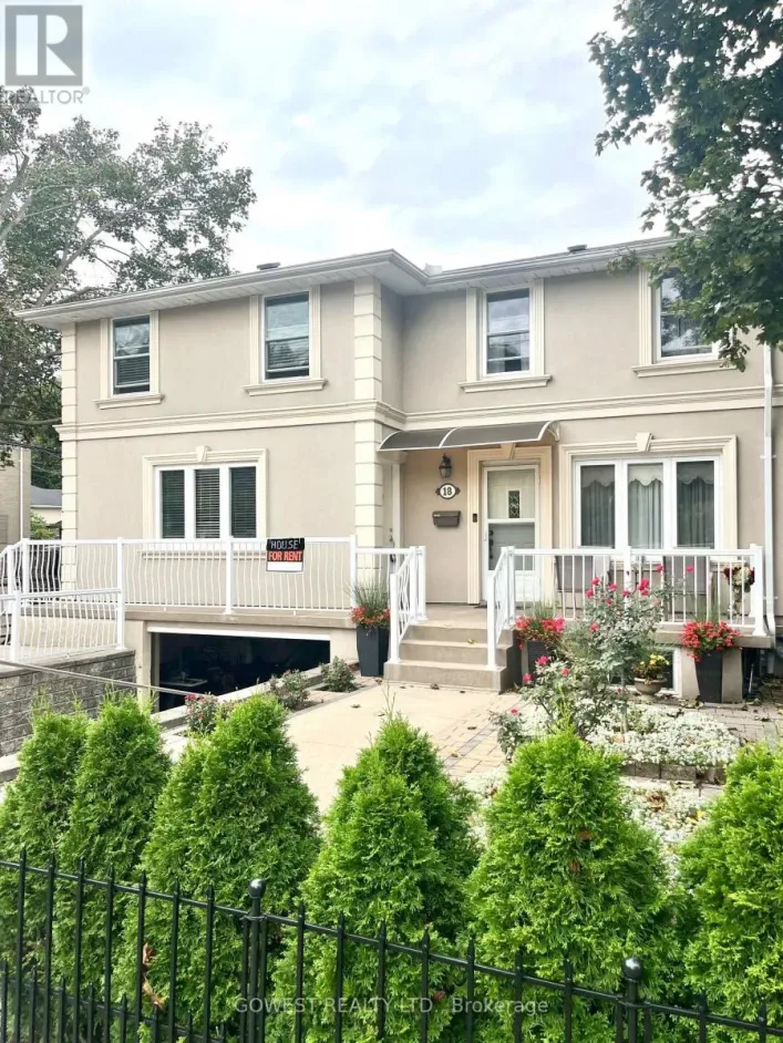 2 - 18 VARSITY ROAD, Toronto