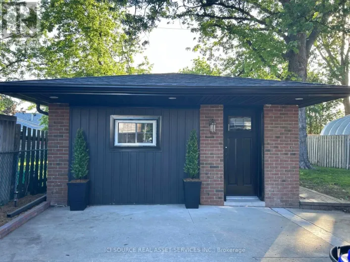 2 - 1911 FRANCOIS ROAD, Windsor