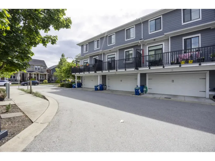 2 19133 73 AVENUE, Surrey