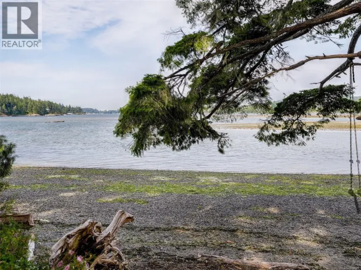 2 1956 Glenidle Rd, Sooke