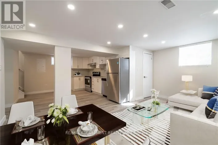 2 - 196 UPPER PARADISE ROAD, Hamilton