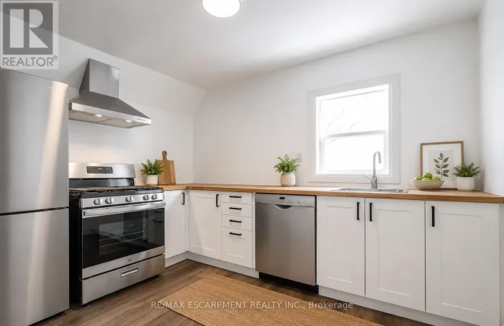 2 - 198 SHERMAN AVENUE N, Hamilton