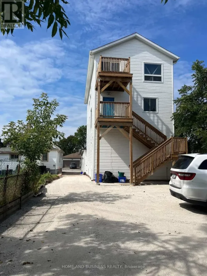 2 - 2 PATRICIA STREET, Thorold