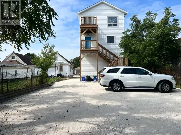 2 - 2 PATRICIA STREET, Thorold
