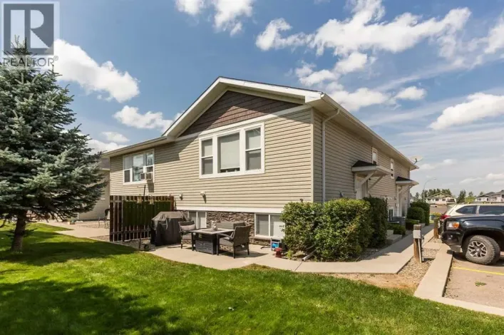 2, 20 Cougar Cove N, Lethbridge