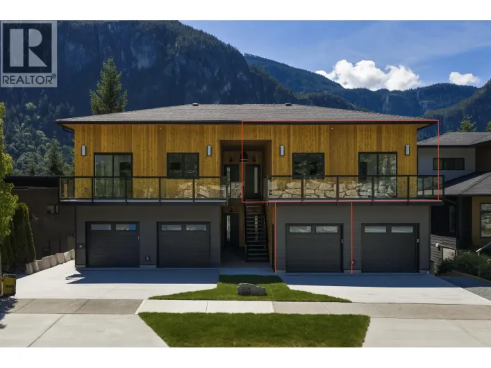 2 2096 CRUMPIT WOODS DRIVE, Squamish
