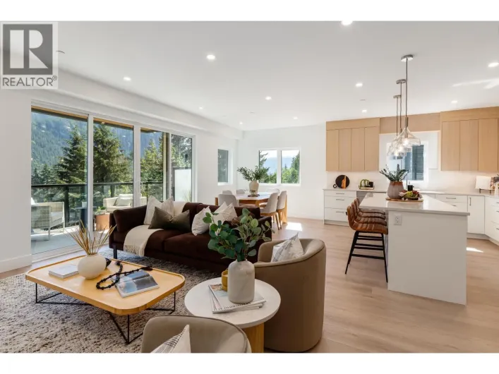 2 2098 CRUMPIT WOODS DRIVE, Squamish