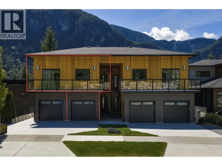 2 2098 CRUMPIT WOODS DRIVE, Squamish
