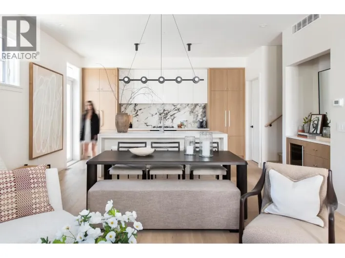 2 2119 W 18TH AVENUE, Vancouver