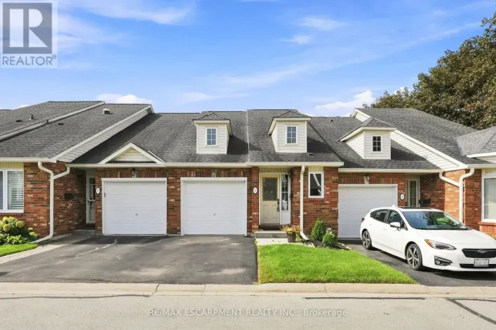 2 - 222 FELLOWES CRESCENT, Hamilton