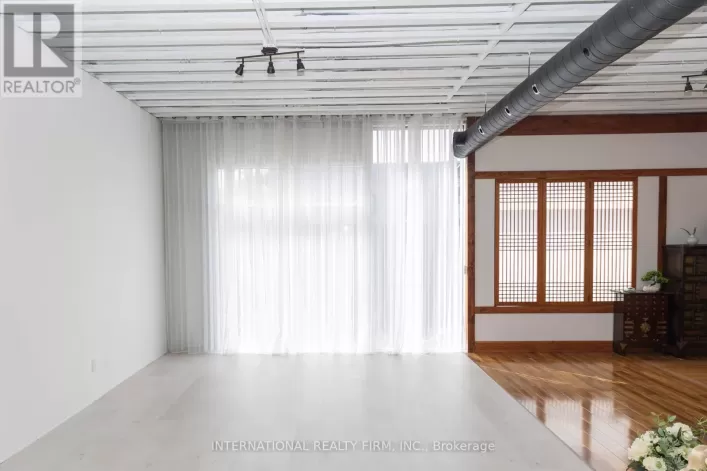 2 - 2252 QUEEN STREET E, Toronto