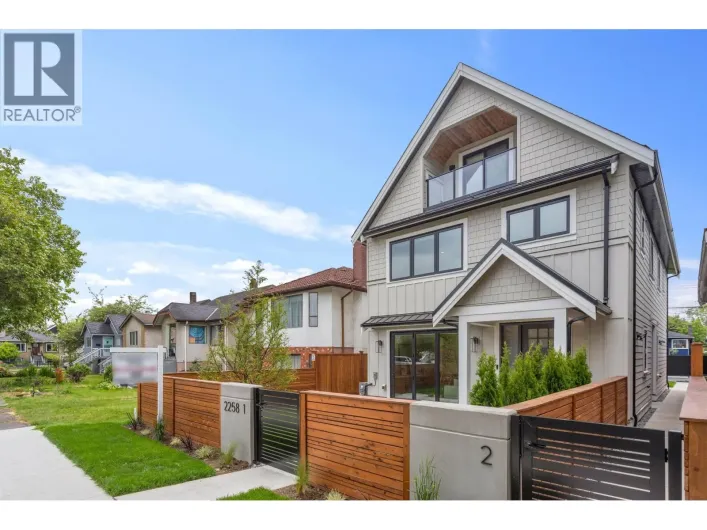 2 2258 NAPIER STREET, Vancouver