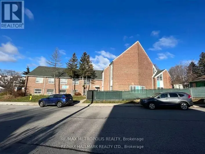 2 - 233 WESTVIEW BOULEVARD, Toronto