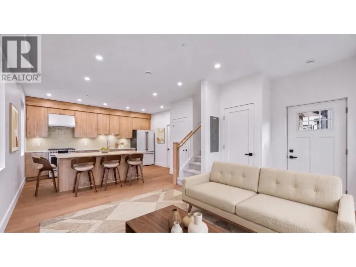 2 2339 PARKER STREET, Vancouver