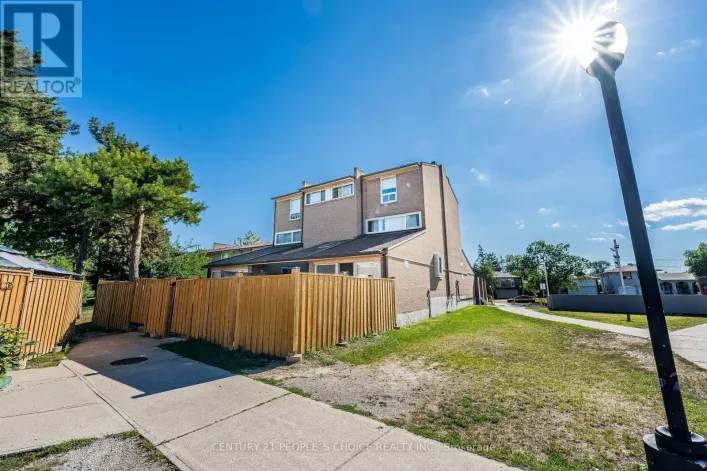 2 - 242 JOHN GARLAND BOULEVARD, Toronto