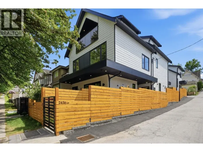 2 2438 E 20TH AVENUE, Vancouver
