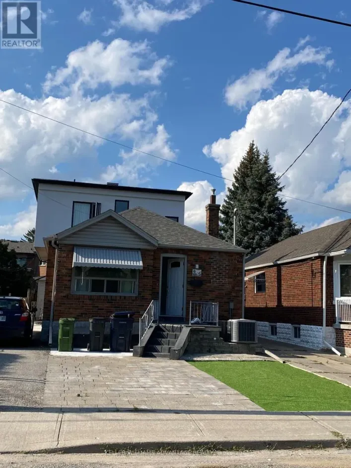2 - 26 BARKER AVENUE, Toronto