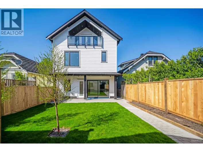 2 2636 MCGILL STREET, Vancouver
