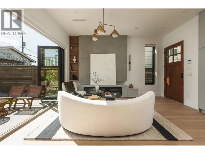 2 2684 OXFORD STREET, Vancouver