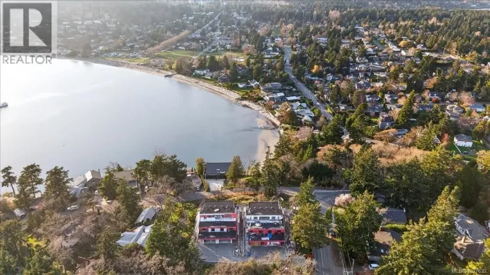 2 2737 Tudor Ave, Saanich