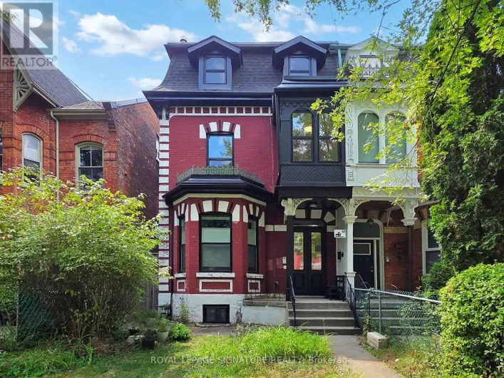 House for rent: 2 - 28 BEACONSFIELD AVENUE, Toronto
