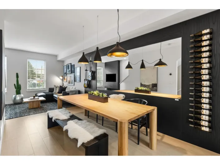2 2886 MONTROSE AVENUE, Abbotsford