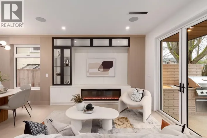 2 2976 W 13TH AVENUE, Vancouver