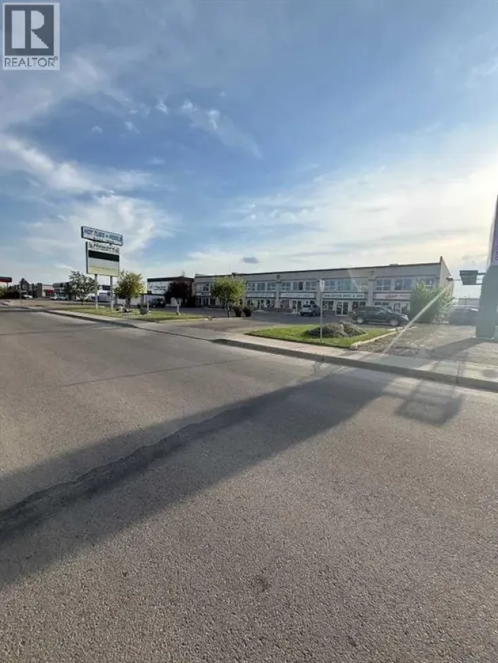 2 & 3, 6782 50 Avenue, Red Deer
