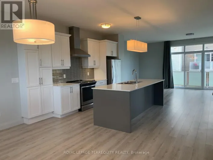 2 - 3025 SINGLETON AVENUE, London South