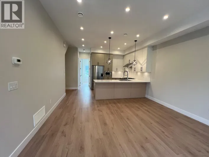 2 3033 SHELL ROAD, Richmond