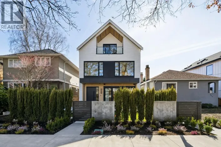 2 3036 W 13TH AVENUE, Vancouver
