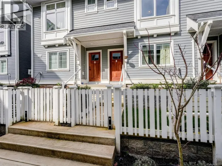 2 3094 Washington Ave, Victoria